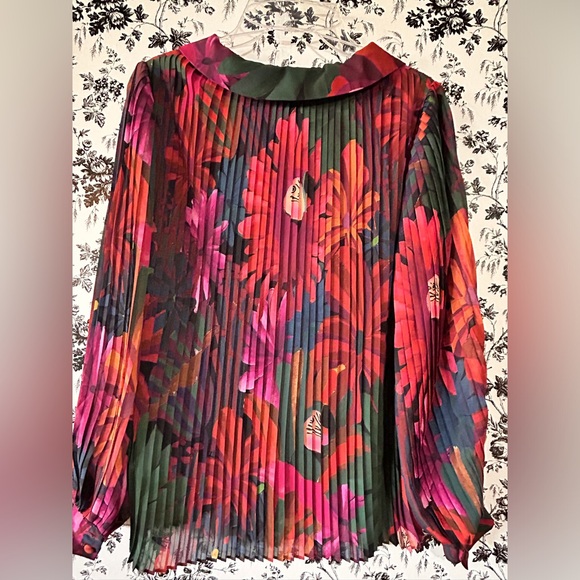 FARM Rio Colorful Pleated Blouse - Picture 4 of 10